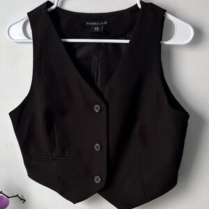 Sincerly Jules Black Button-Front Vest Top
